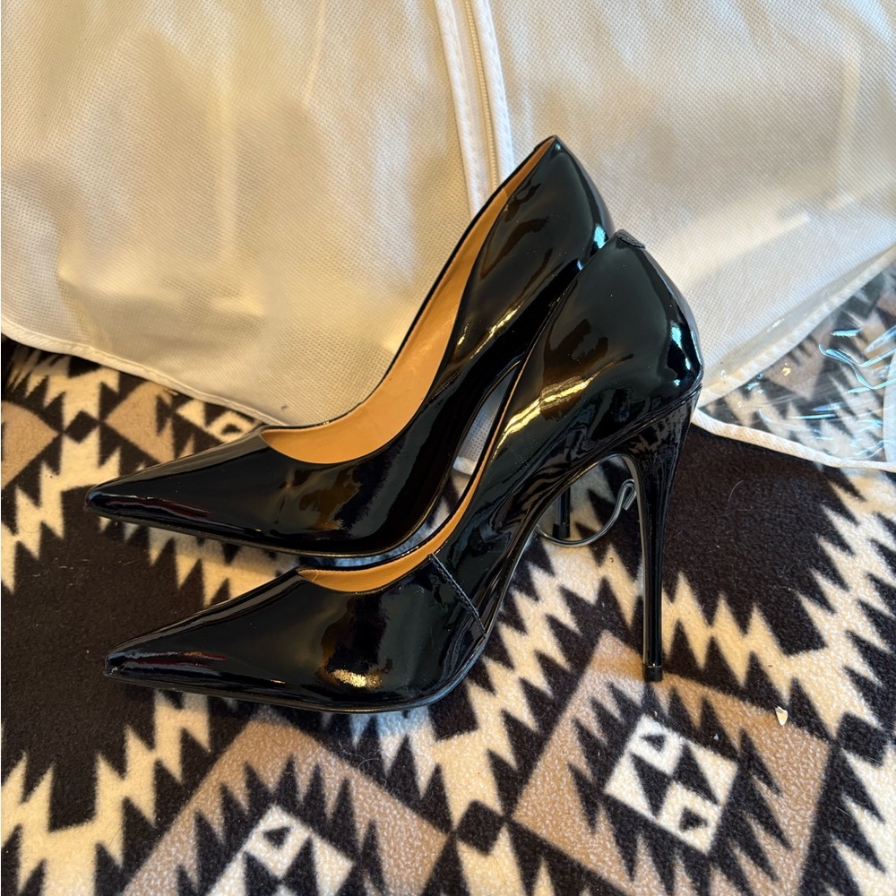 Ava & Aiden Glossy Black Heels